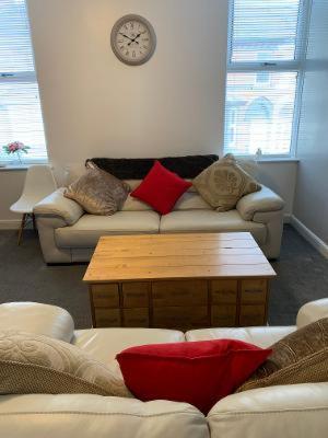 On Road With Free Parking Apartment Blackpool